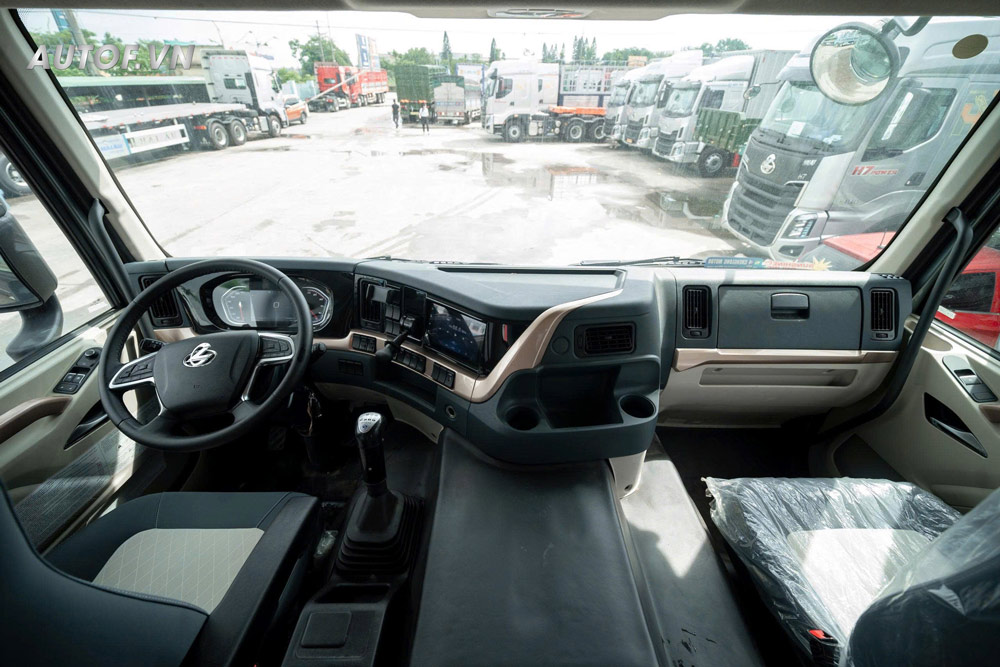 Xe ben ChengLong 4 chân H7 400HP Thùng 14 Khối (Cầu Dầu)